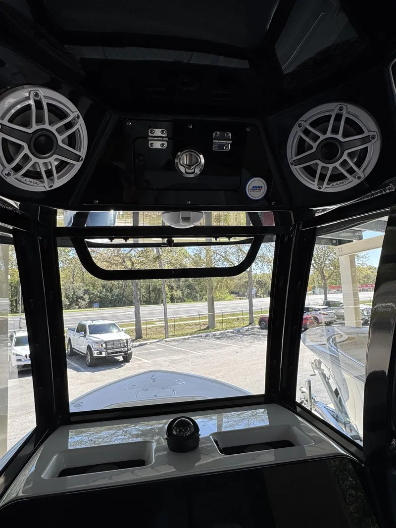 Slide: The Image of Sportsman Masters 247OE Bay Boat 2026 - 36