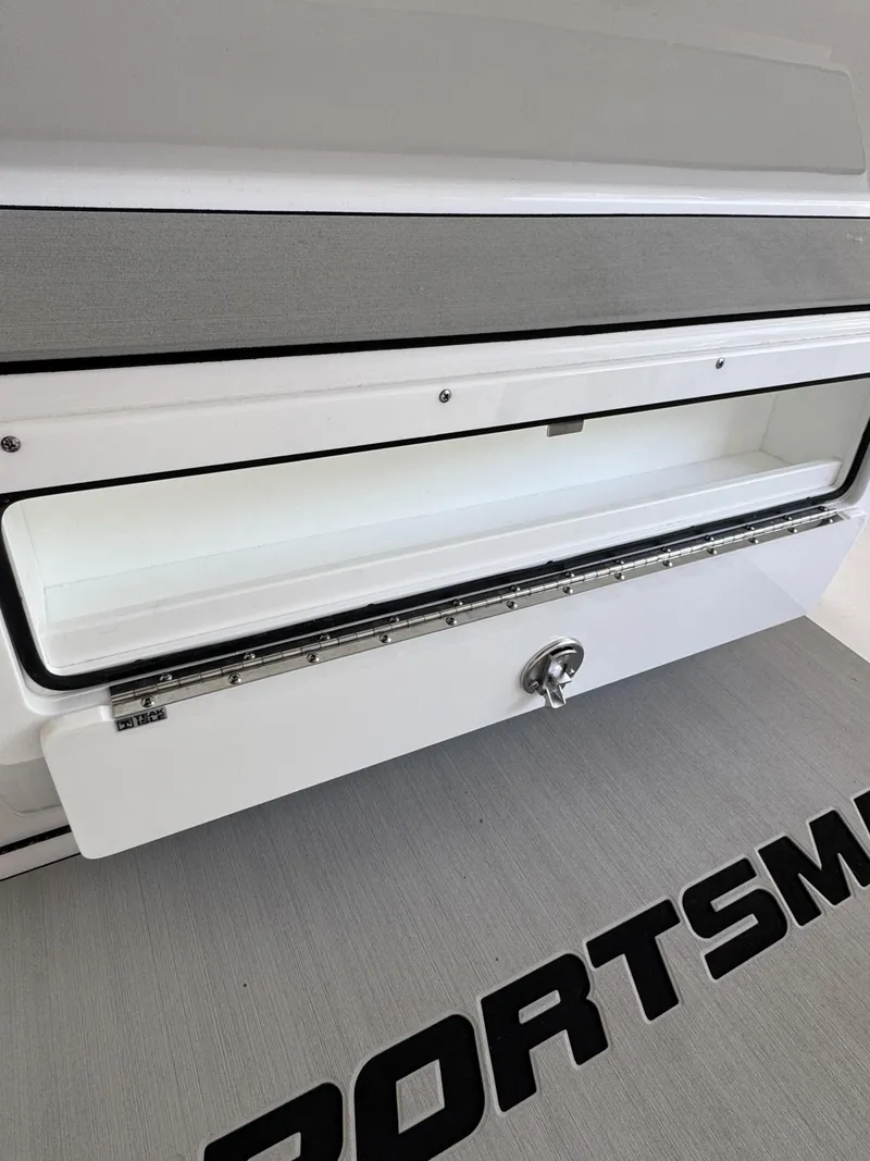 Slide: The Image of Sportsman Masters 247OE Bay Boat 2026 - 38