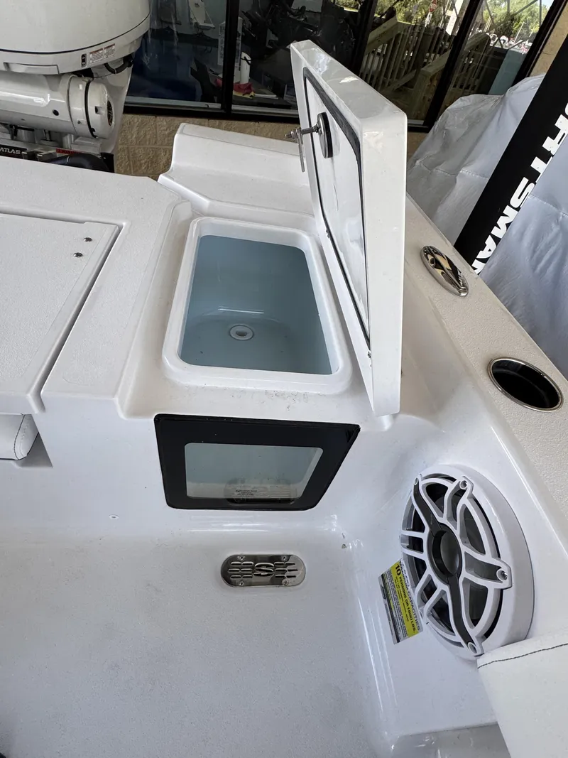 Slide: The Image of Sportsman Masters 247OE Bay Boat 2026 - 48