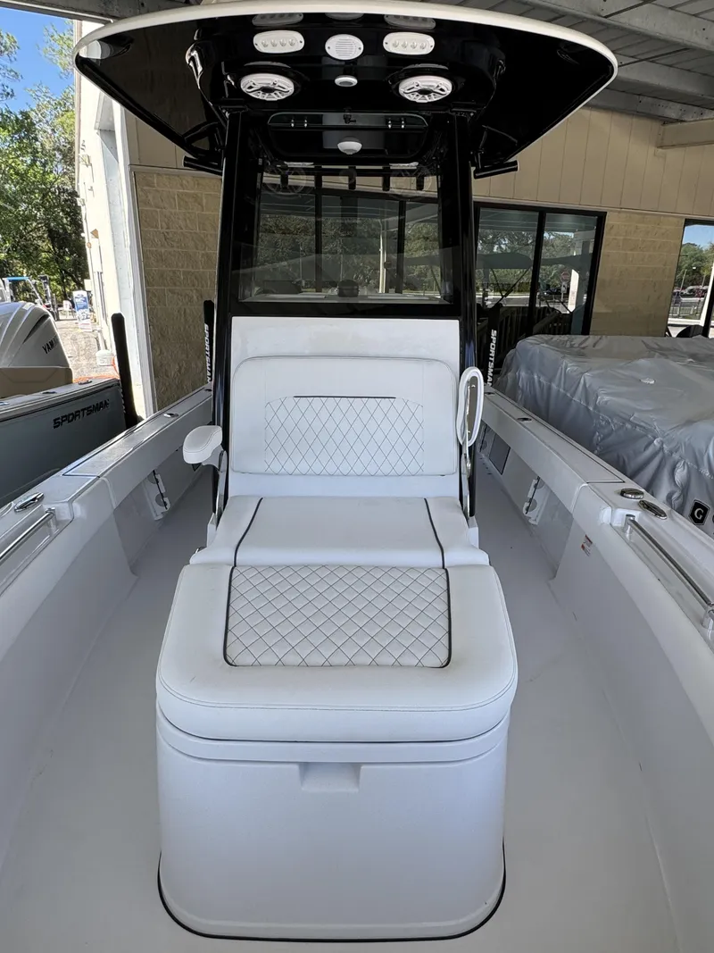 Slide: The Image of Sportsman Masters 247OE Bay Boat 2026 - 5