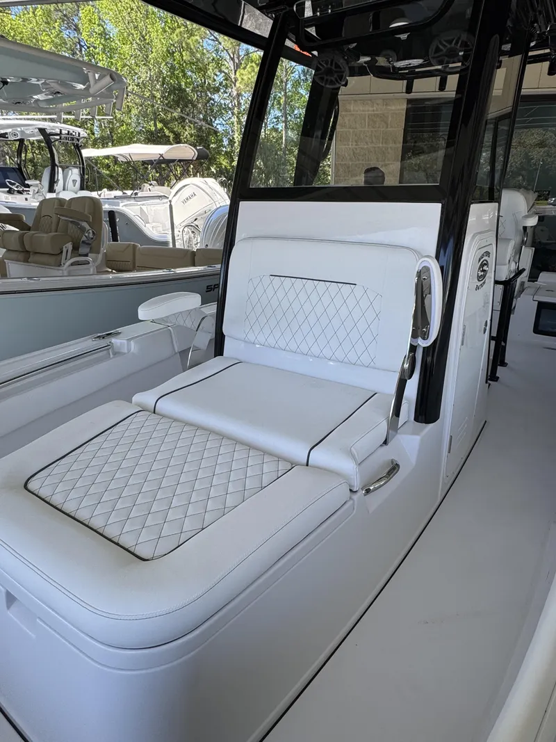 Slide: The Image of Sportsman Masters 247OE Bay Boat 2026 - 7