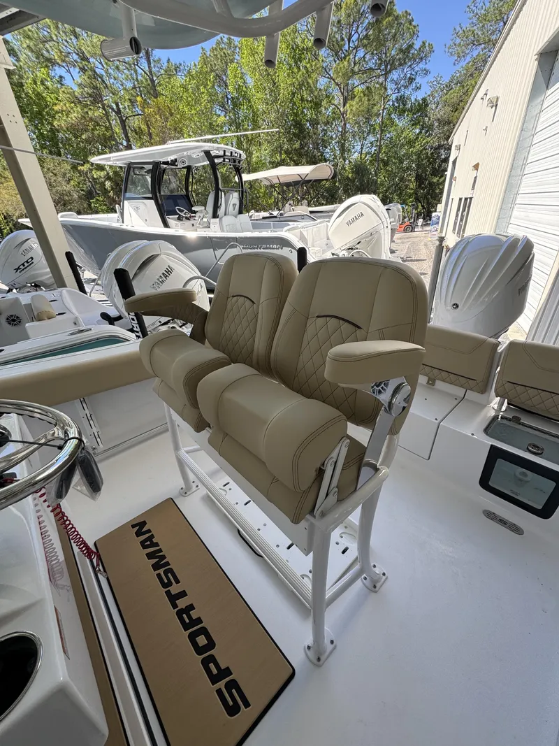 Slide: The Image of Sportsman Heritage 231 Center Console 2026 - 22