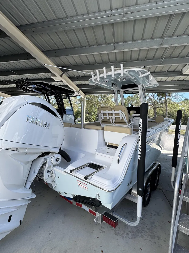 Slide: The Image of Sportsman Heritage 231 Center Console 2026 - 3