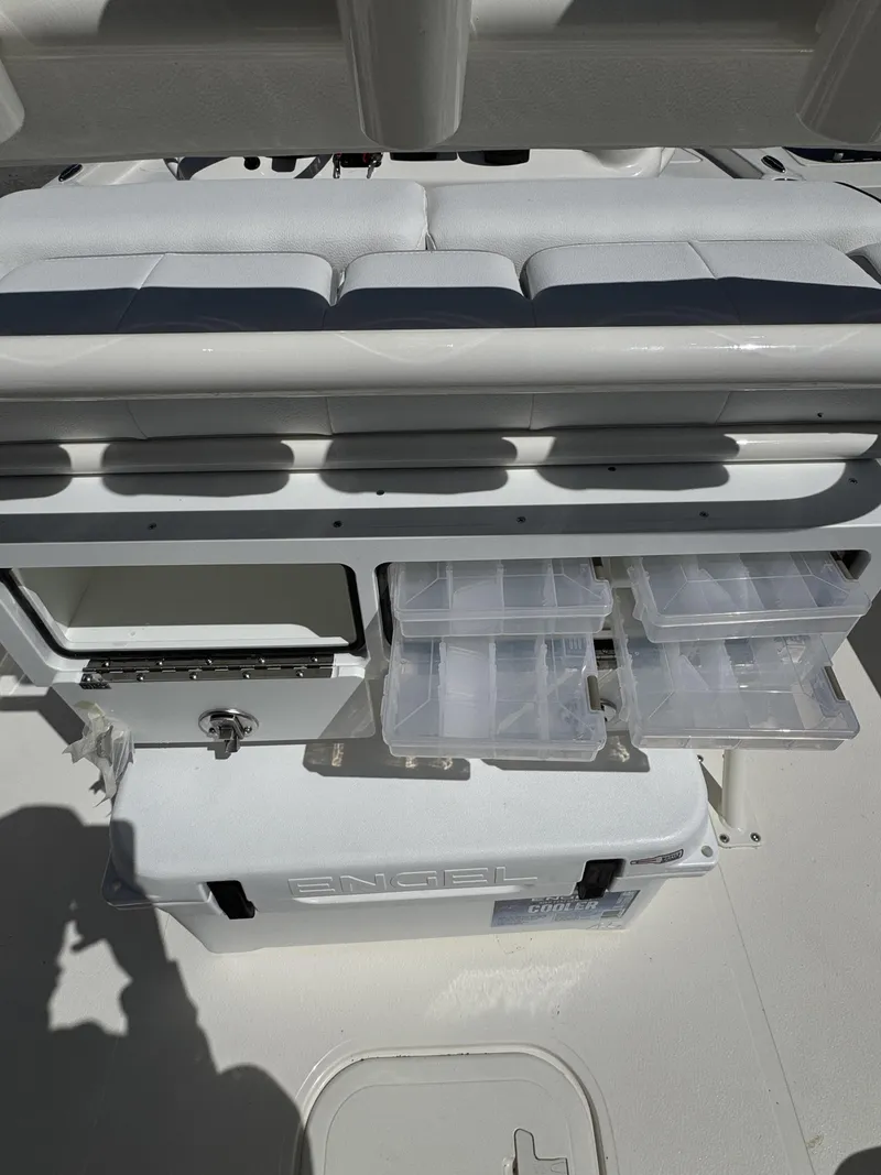 Slide: The Image of Skeeter SX Series SX221 2026 - 23