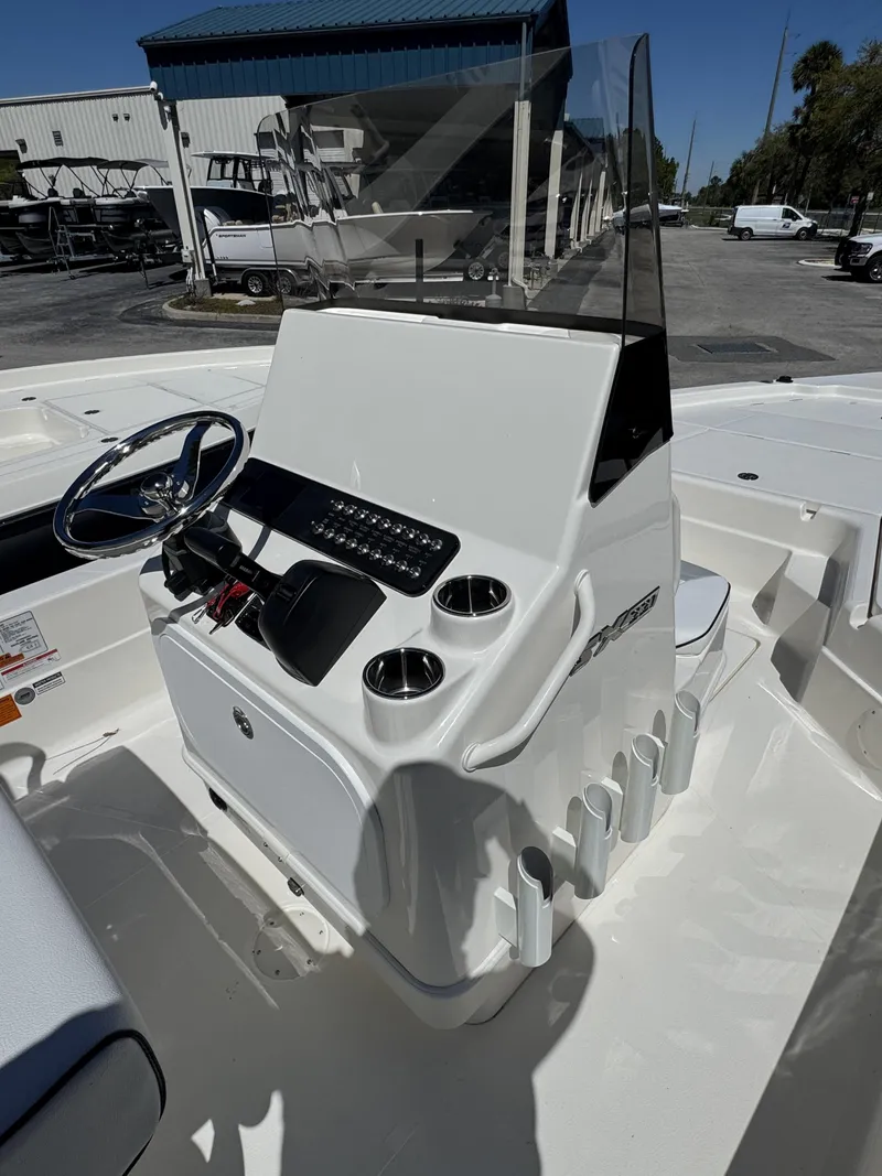 Slide: The Image of Skeeter SX Series SX221 2026 - 25