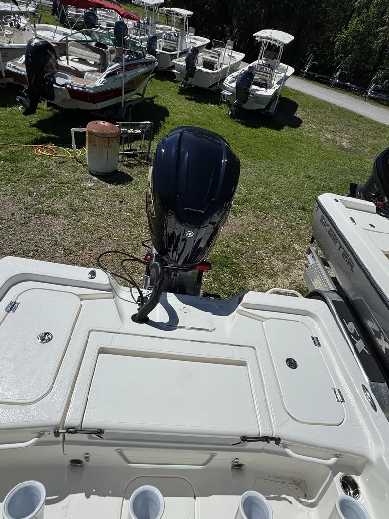 Slide: The Image of Skeeter SX Series SX221 2026 - 26