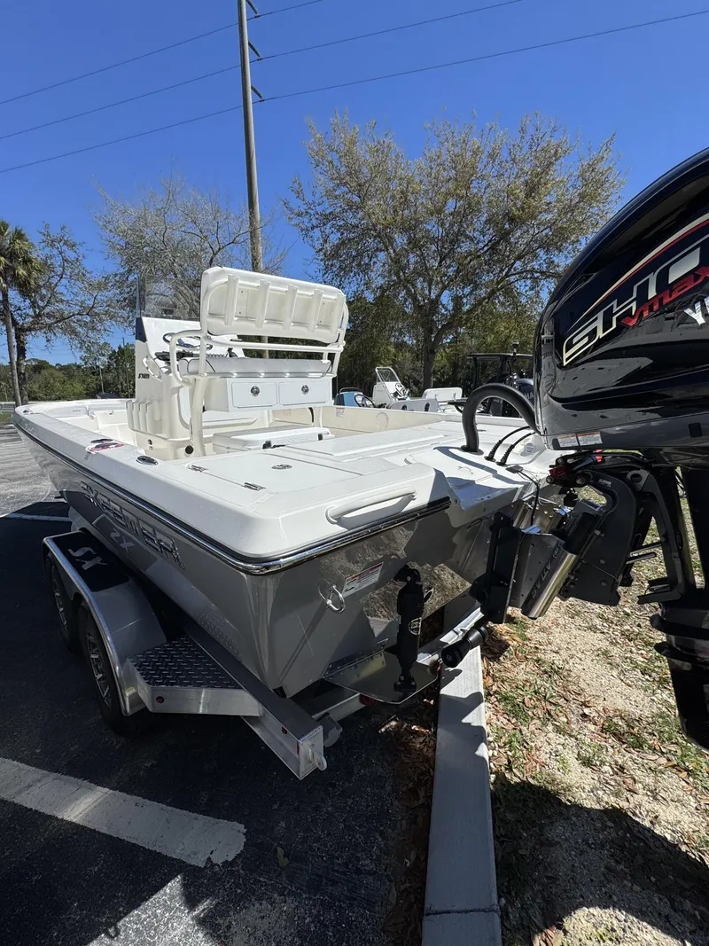 Slide: The Image of Skeeter SX Series SX221 2026 - 34