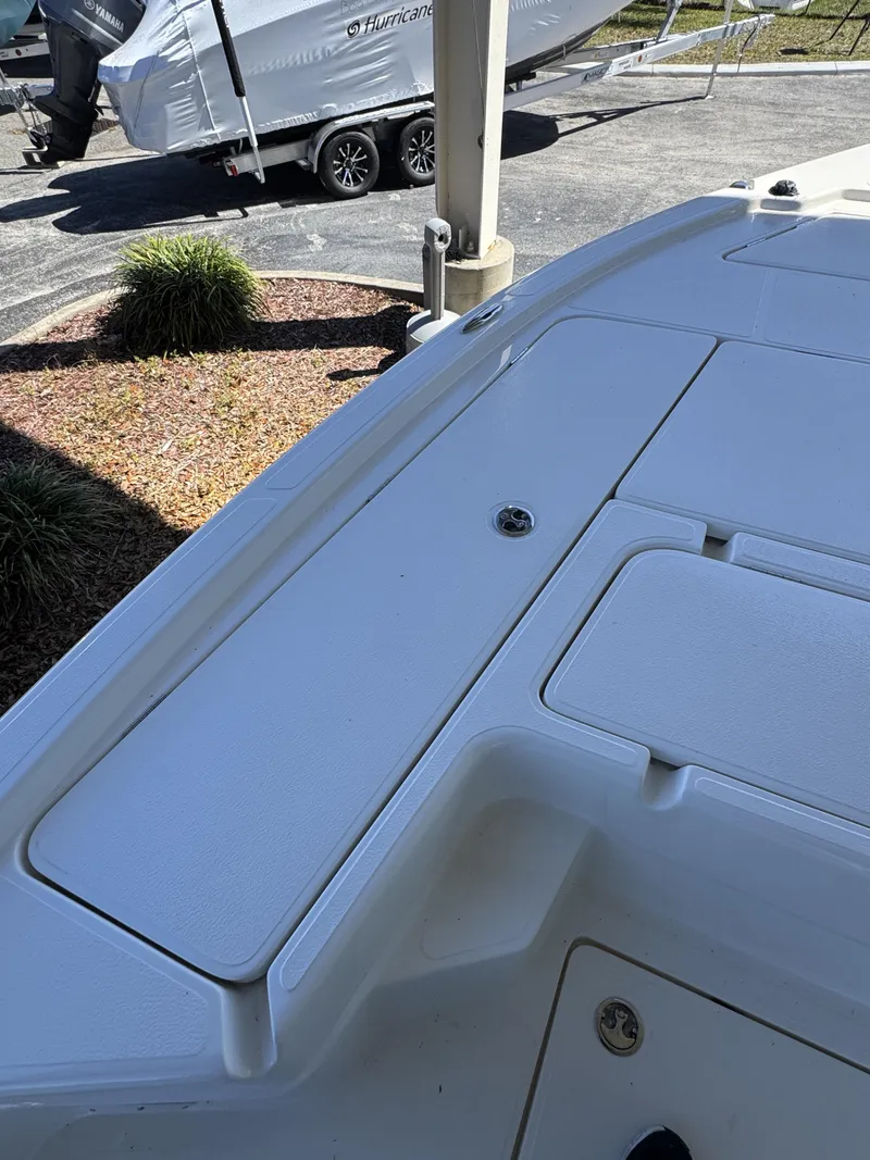 Slide: The Image of Skeeter SX Series SX241 2026 - 10