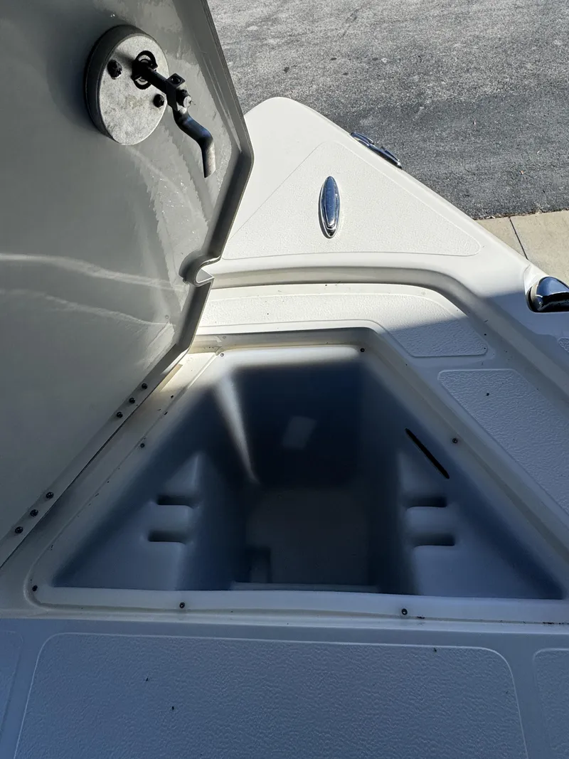 Slide: The Image of Skeeter SX Series SX241 2026 - 35