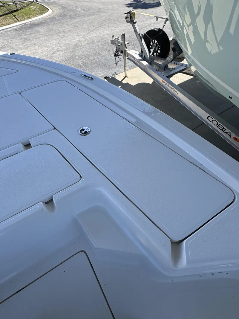 Slide: The Image of Skeeter SX Series SX241 2026 - 38