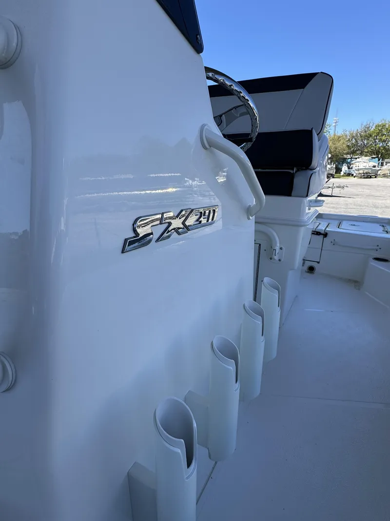 Slide: The Image of Skeeter SX Series SX241 2026 - 43