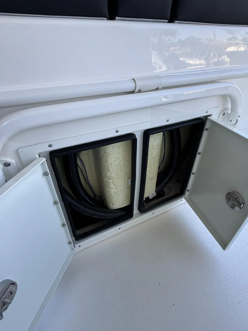 Slide: The Image of Skeeter SX Series SX241 2026 - 49