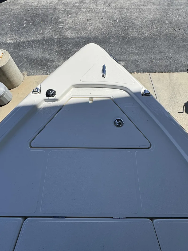 Slide: The Image of Skeeter SX Series SX241 2026 - 8