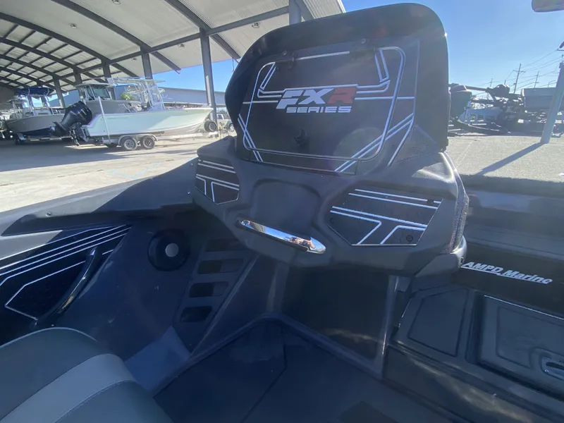 Slide: The Image of Skeeter FXR 20 DC 2020 - 15