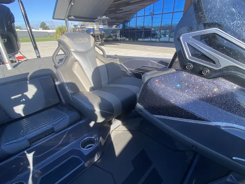 Slide: The Image of Skeeter FXR 20 DC 2020 - 23