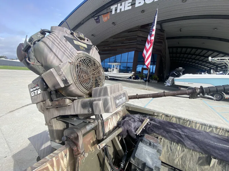 Slide: The Image of Gator Trax 17' 2009 - 11