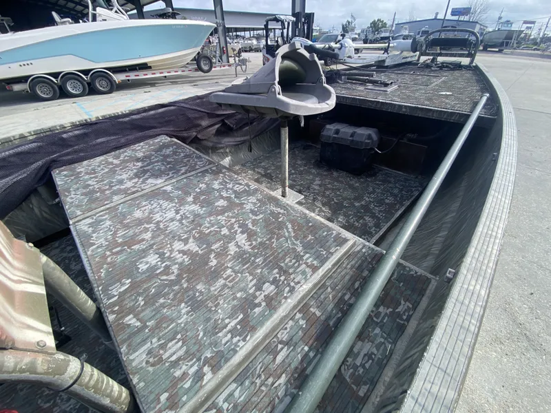 Slide: The Image of Gator Trax 17' 2009 - 18