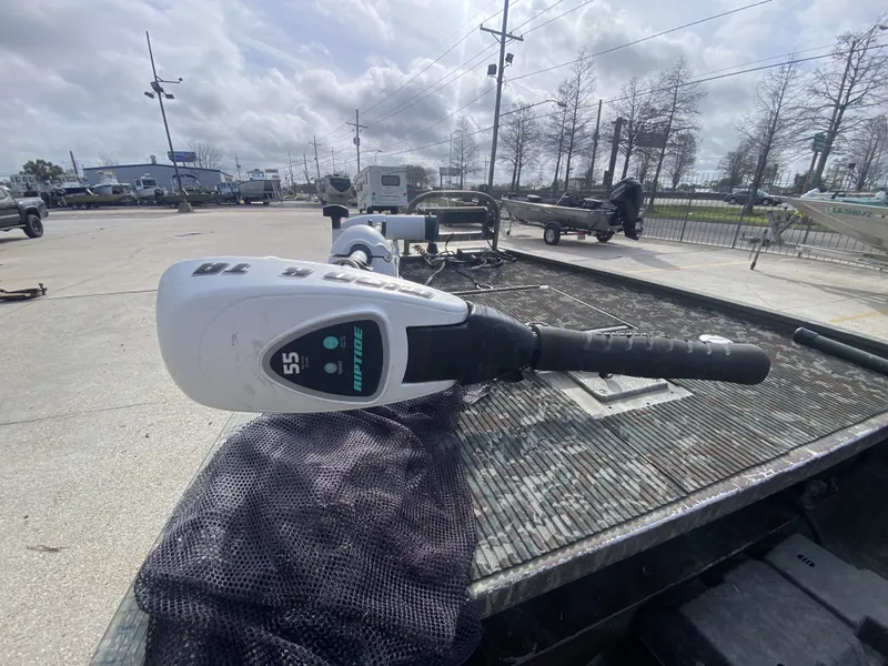 Slide: The Image of Gator Trax 17' 2009 - 21