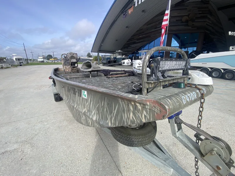 Slide: The Image of Gator Trax 17' 2009 - 6