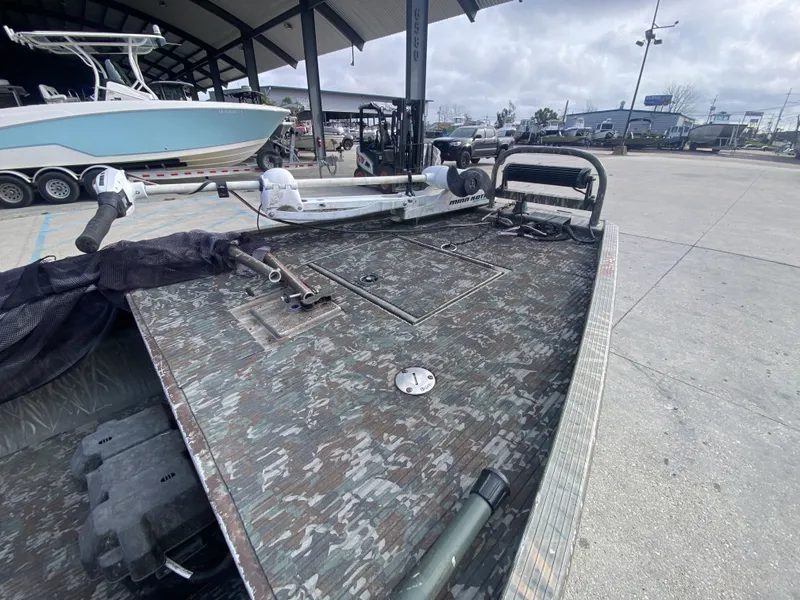 Slide: The Image of Gator Trax 17' 2009 - 7