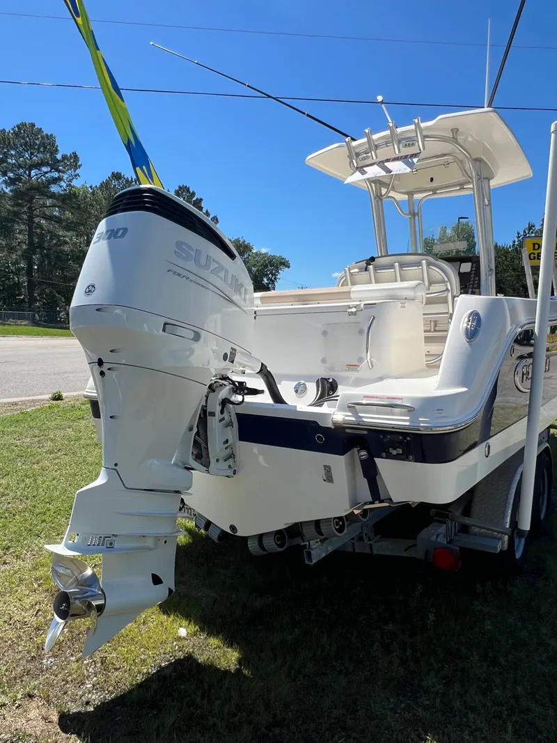 Slide: The Image of Robalo R242 Center Console 2020 - 11