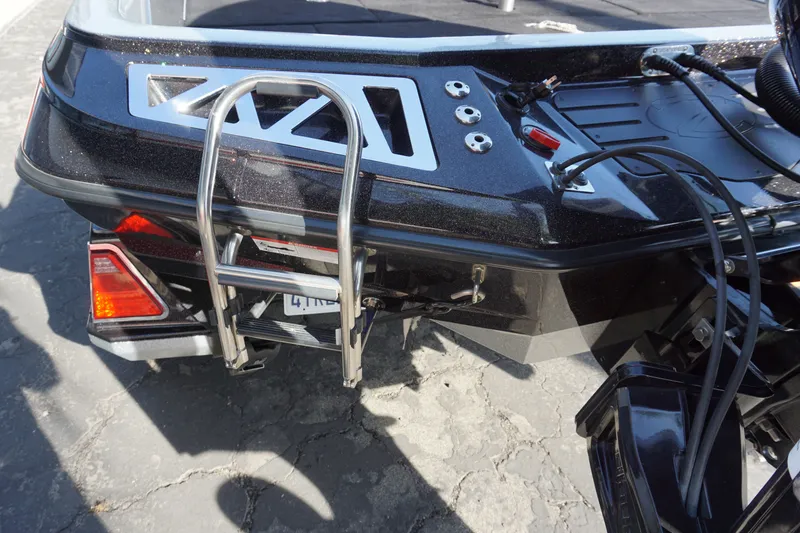 Slide: The Image of Ranger Z521L 2020 - 10