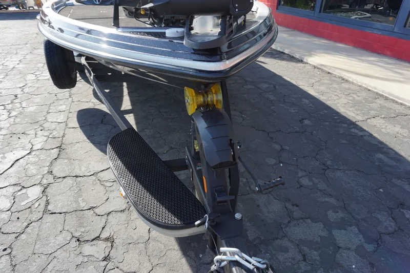 Slide: The Image of Ranger Z521L 2020 - 15