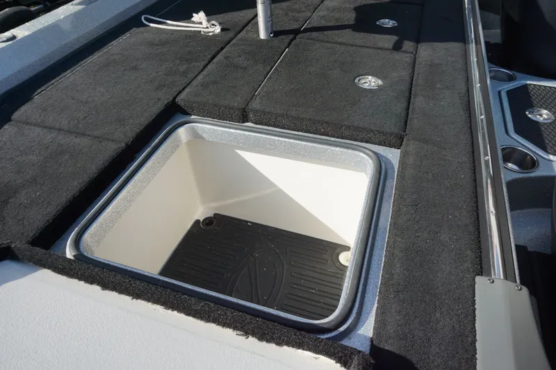 Slide: The Image of Ranger Z521L 2020 - 24