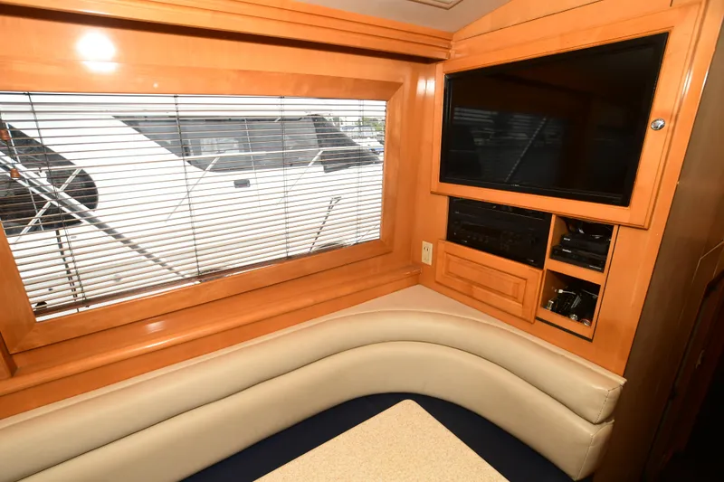 Slide: The Image of Interior of 2001 Hatteras 50 Convertible yacht. - 11