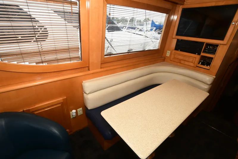 Slide: The Image of Interior of 2001 Hatteras 50 Convertible yacht. - 12