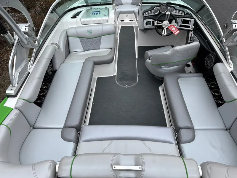 Slide: The Image of MasterCraft X10 2014 - 13