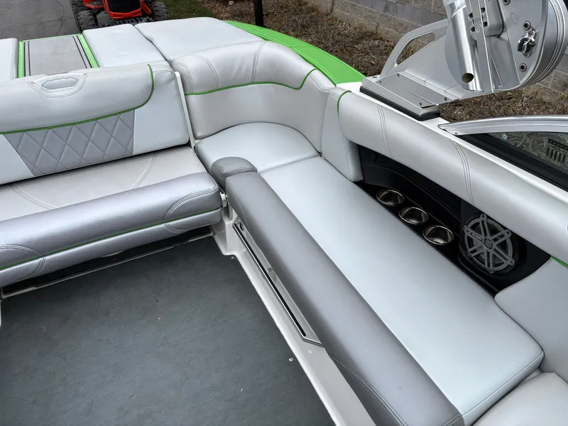 Slide: The Image of MasterCraft X10 2014 - 17