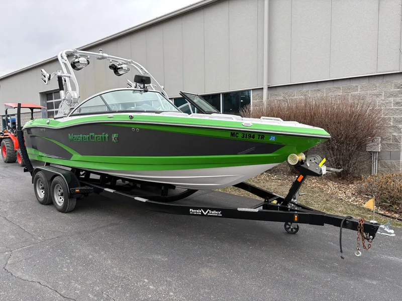 Slide: The Image of MasterCraft X10 2014 - 3