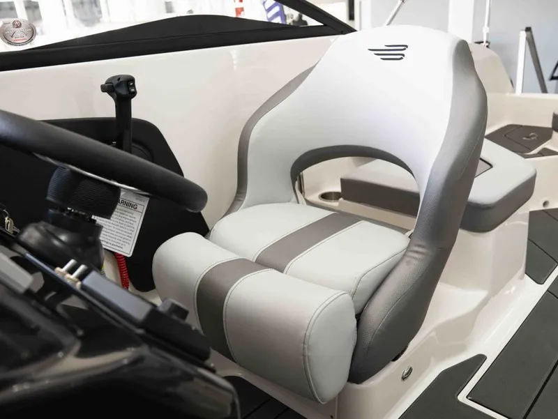 Slide: The Image of Bayliner V20 2026 - 12