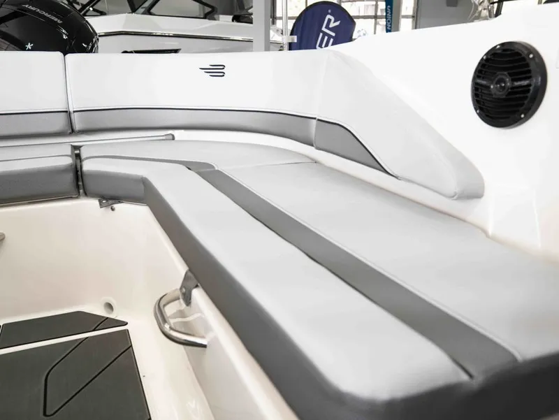 Slide: The Image of Bayliner V20 2026 - 14