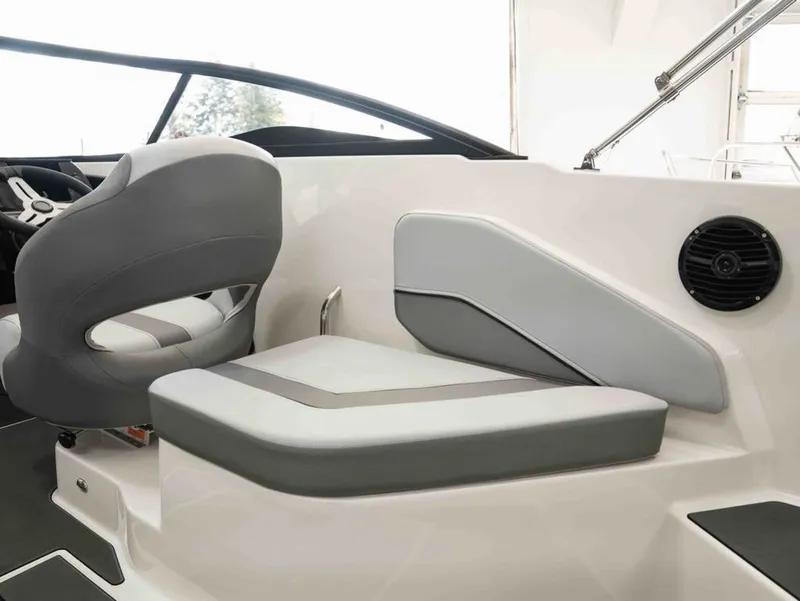 Slide: The Image of Bayliner V20 2026 - 17