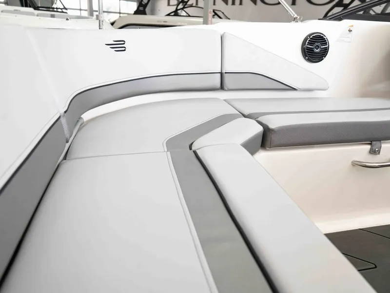 Slide: The Image of Bayliner V20 2026 - 4