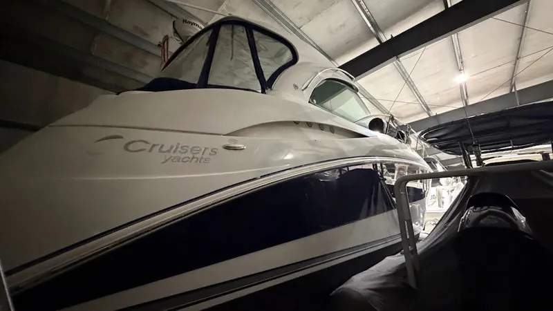 Slide: The Image of Cruisers 390 Sport Coupe 2008 - 4