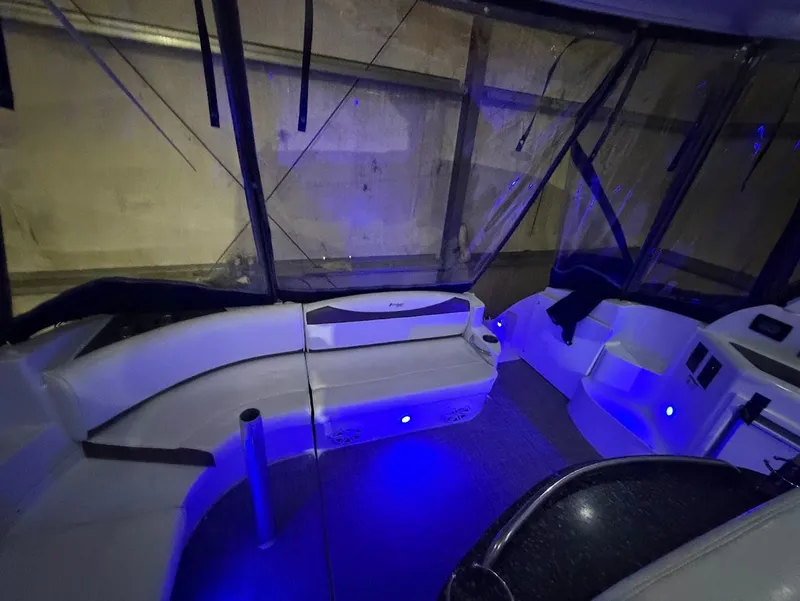 Slide: The Image of Cruiser Yachts 390 Sport Coupe 2008 - 10