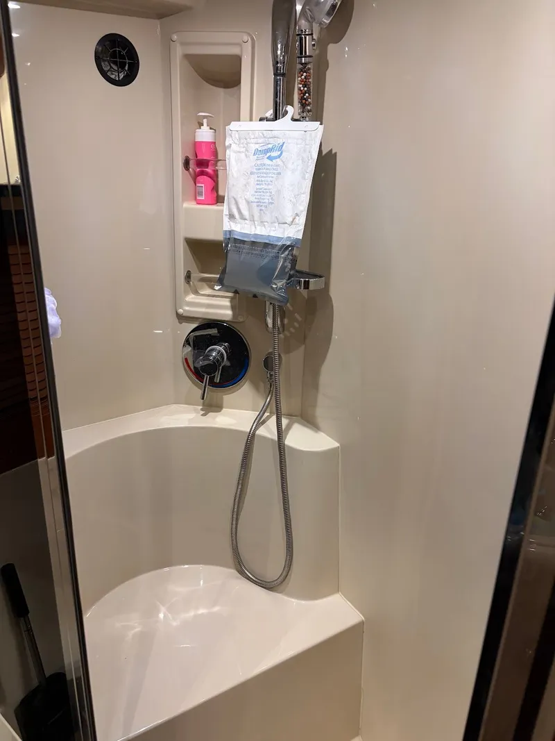 Slide: The Image of Cruiser Yachts 390 Sport Coupe 2008 - 20