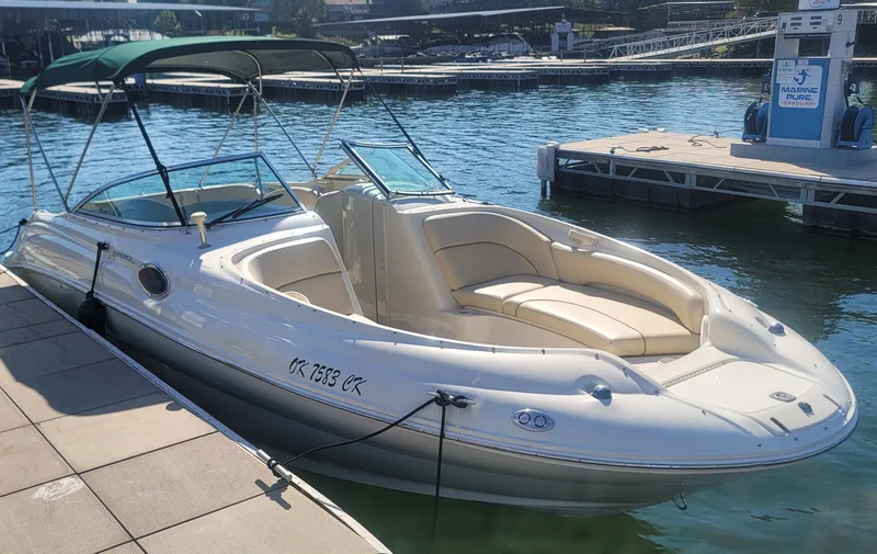Slide: The Image of Sea Ray 240 Sundeck 2001 - 3