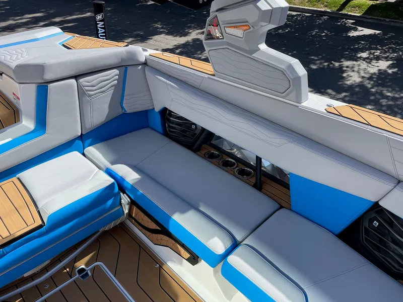 Slide: The Image of Nautique G23 2025 - 9