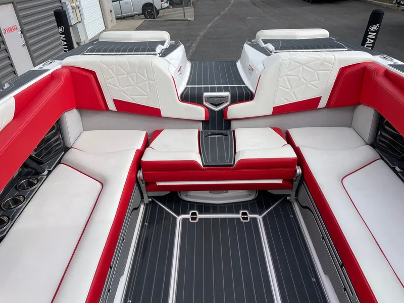 Slide: The Image of Nautique Super Air Nautique G25 Paragon 2023 - 8