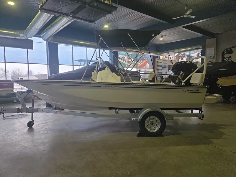 Slide: The Image of Boston Whaler 170 Montauk 2026 - 5