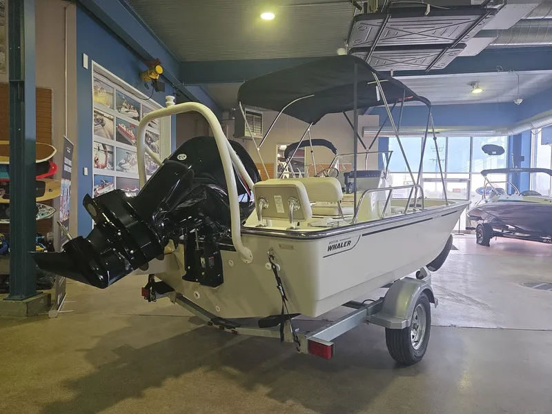 Slide: The Image of Boston Whaler 170 Montauk 2026 - 8