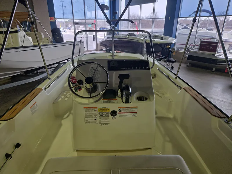 Slide: The Image of Boston Whaler 170 Montauk 2026 - 9