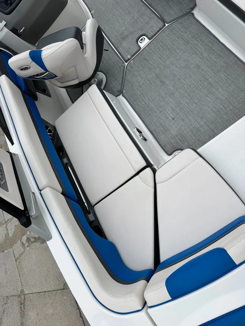 Slide: The Image of Chaparral Vortex 2430 VRX 2018 - 15