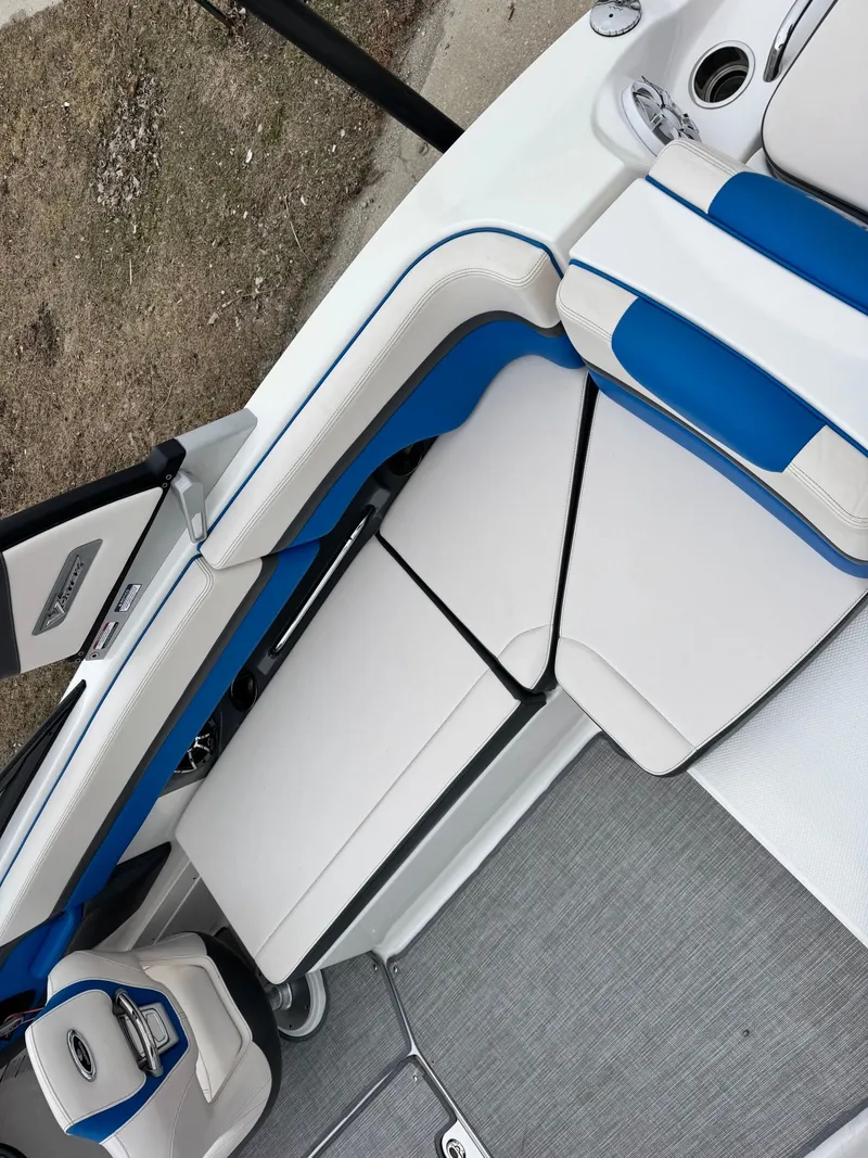 Slide: The Image of Chaparral Vortex 2430 VRX 2018 - 16