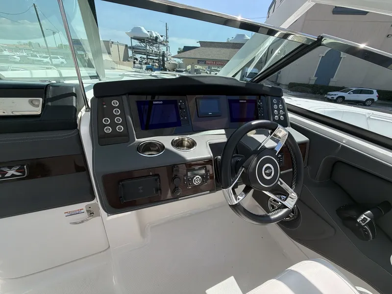 Slide: The Image of Chaparral 280 OSX 2022 - 11