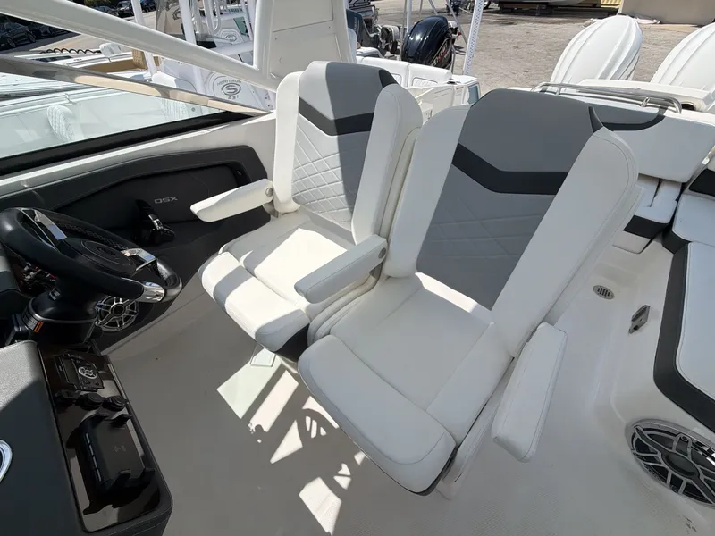 Slide: The Image of Chaparral 280 OSX 2022 - 12